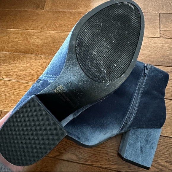 Velvet heeled booties - Picture 9 of 11